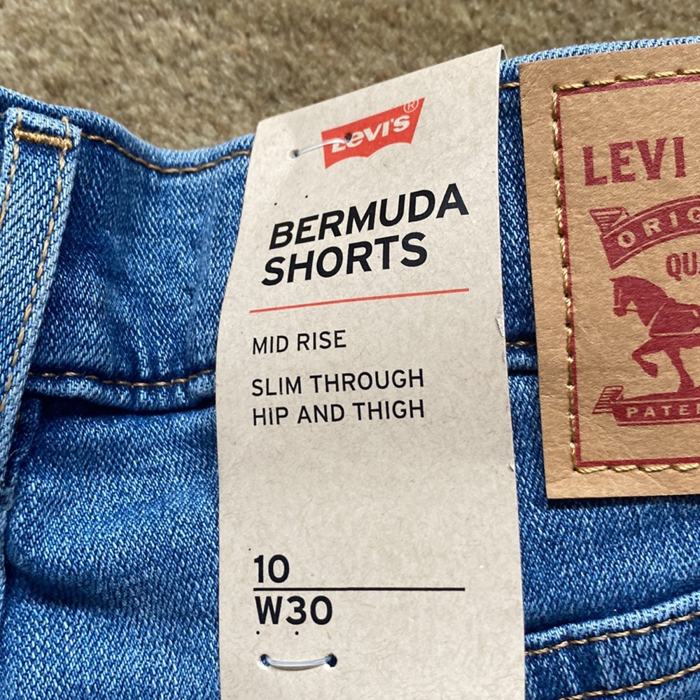 Levi's Mid Rise Bermuda Shorts - Picture 5 of 6